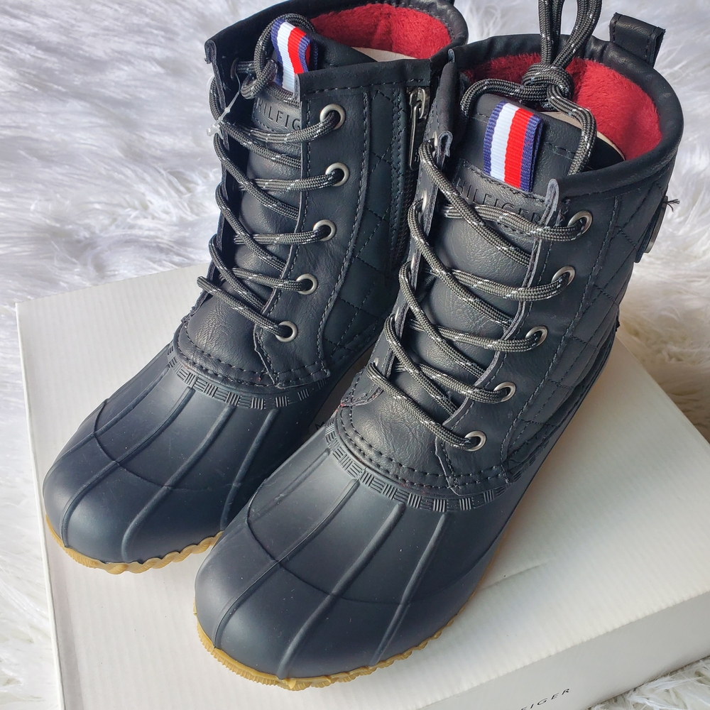 Tommy Hilfiger Malvia Quilted Duck Boots Women's Size 6 ✨️NEW